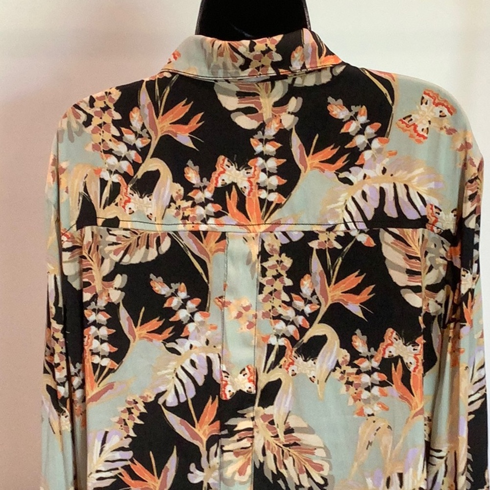 Free People Floral Print Lightweight Top - Black, Cream, Peach, Size Large - Picture 10 of 15